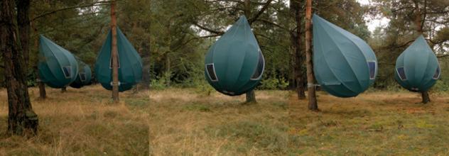 Dr Wapenaar - TREETENTS 1998 Struttura in acciaio, copertura in tela,  pavimento di legno / Steel frame, canvas covering, wooden floor - 2,7 x 2,7 x 4 m Veduta complessiva / Panorama   Foto/Photo Robbert R. Roos  Dr Wapenaar
